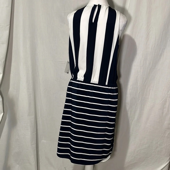 NWOT Vince Camuto “oceanography” striped dress size 6 - Picture 4 of 7